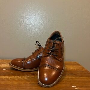Kids Ashford Hayes dress shoes. Size 11